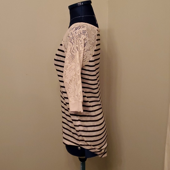 Top - Picture 2 of 5